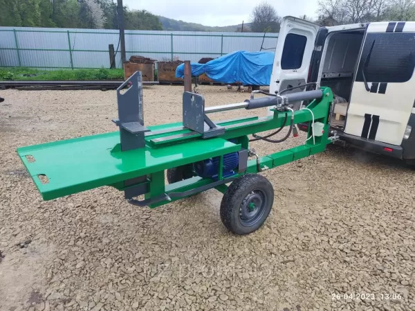 Hydraulic wood chopper. Wood chopper industrial. Woodcutter hydraulic. Hydraulic industrial wood chopper K500. K1000. Hydraulic wood chopper. Wood chopper industrial. Woodcutter hydraulic. Hydraulic industrial wood chopper K500. K1000.