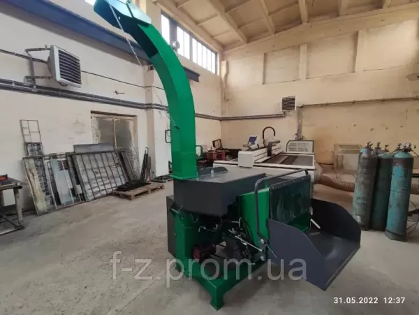 Logging machine RM180T. Tractor-mounted chipper. Chip crusher for the tractor