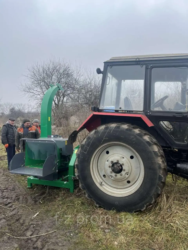 Chipper PM180T Antistress Side with hydraulic feed. Tractor-mounted angle chipper